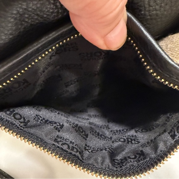 Michael Kors Women’s Black Pebbled Leather Crossbody Bag EUC - Picture 8 of 12